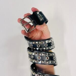 Y2k 2000s classic pyramid studded